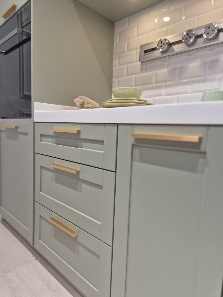 Powder-coated MDF kitchen cabinet doors